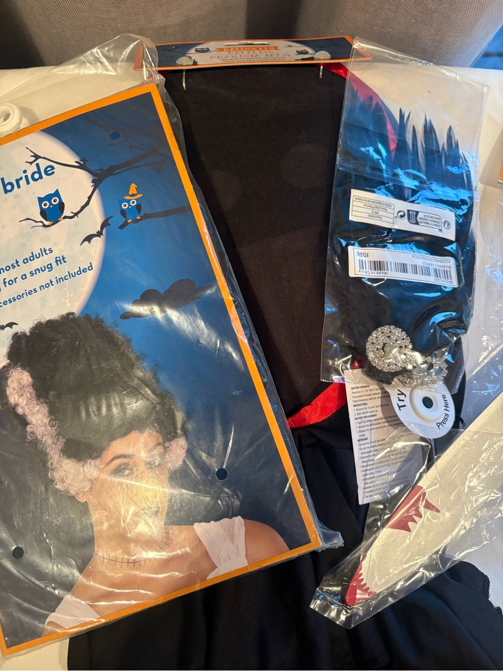 NWT Bundle of Halloween Accessories-Wig,Mask,Headdress,Knf